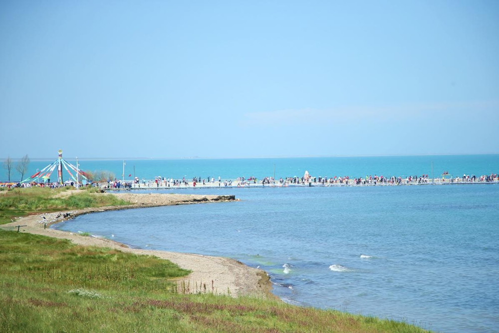 水碧天藍(lán)，青海湖秋光正好